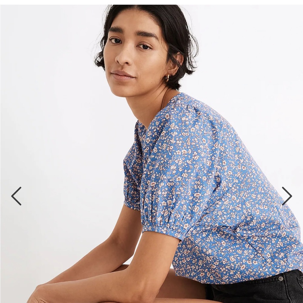 Blue Floral Puff-Sleeve Blouse